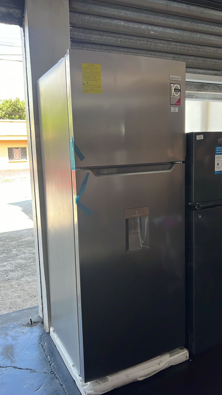 REFRIGERADORA FRIGIDAIRE